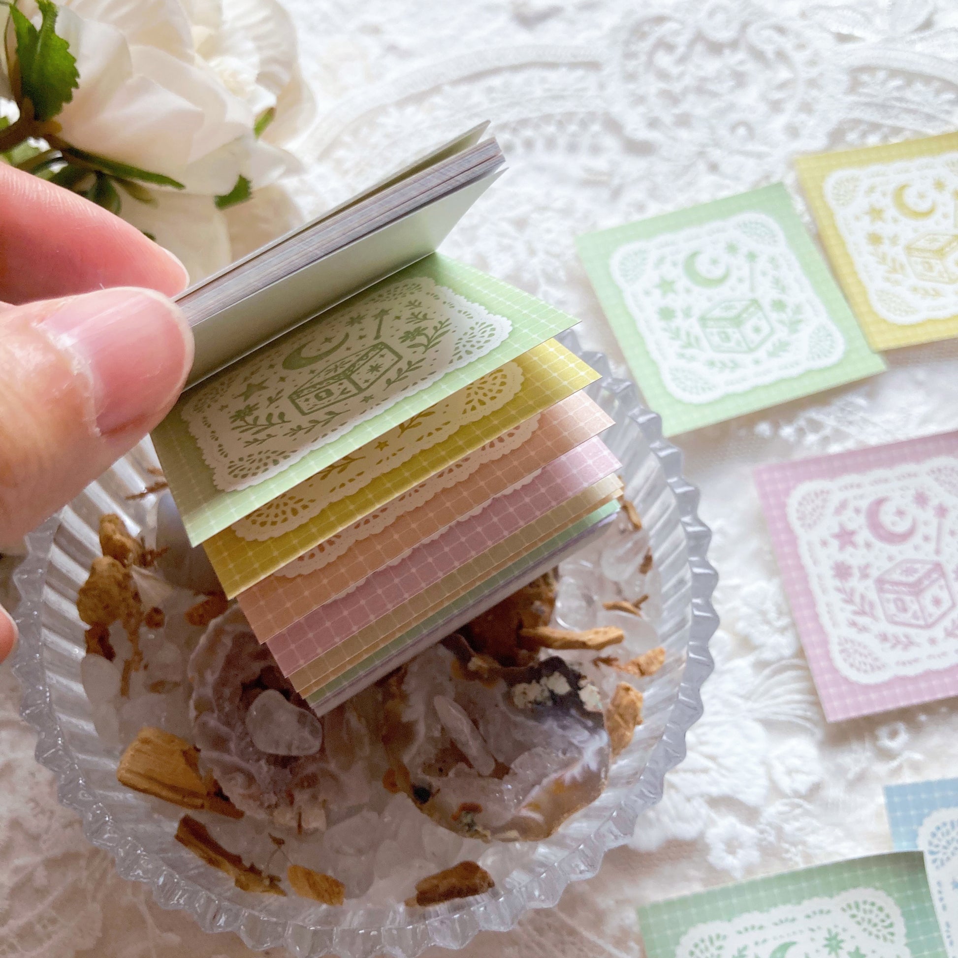 new / 蕾絲色票便箋 / 10種顏色 / Pastel Lace Swatch Notes - YU'S WORLD STORE｜小玉的貼貼世界